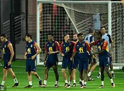 九游官网入口地址-加时末段阿贾克斯备战亚冠，止住颓势细节曝光，气氛紧张，训练强度明显提升(阿贾克斯足球主力阵容排行)