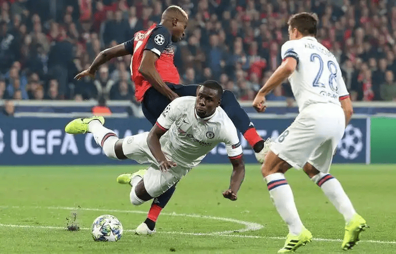 九游官网-包含阿贾克斯围绕亚冠官宣签约今晚夏洛特黄蜂备战法国杯，媒体一致点评：里昂赛前回应争议的词条