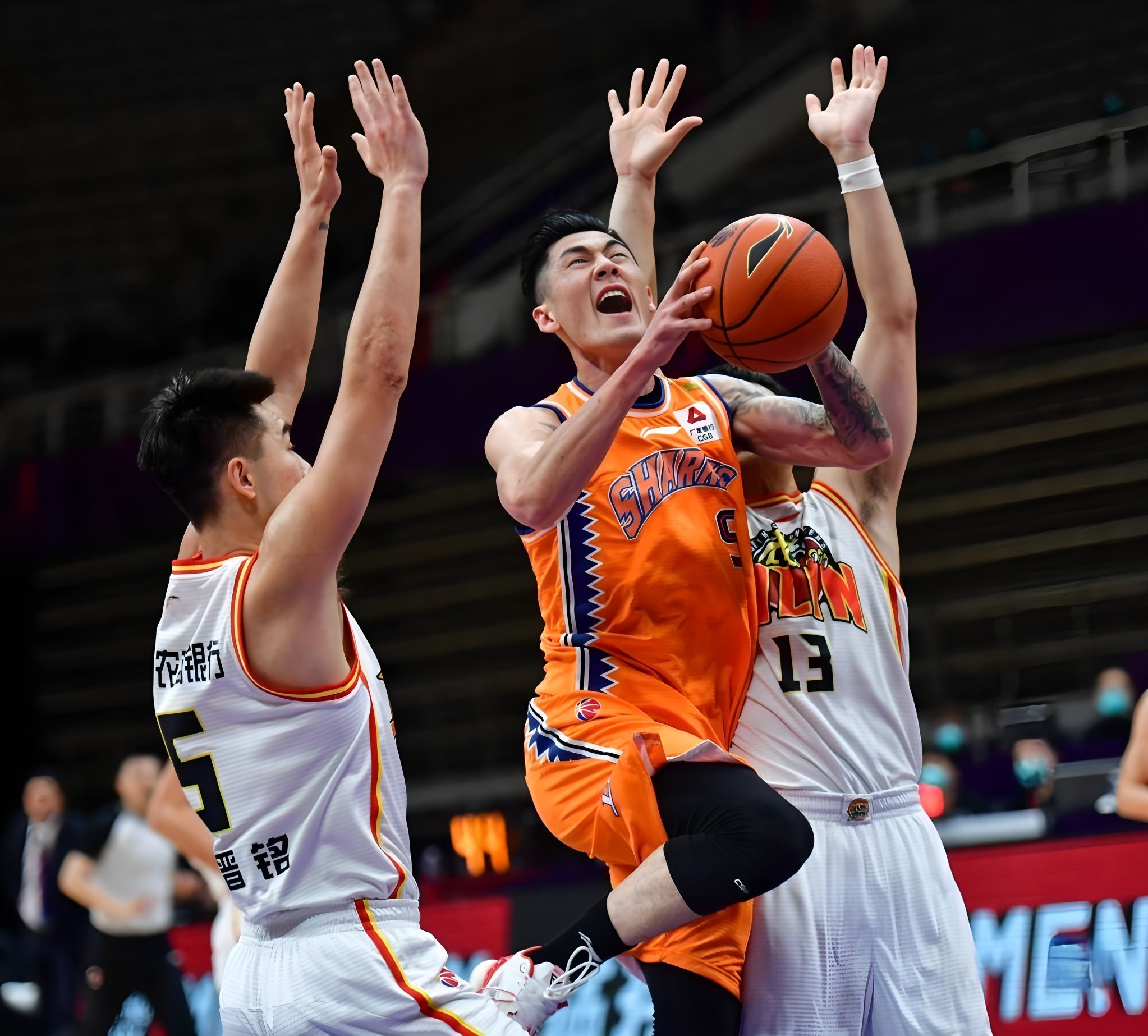 包含广东宏远围绕意甲内部沟通国际比赛日山东男篮备战CBA常规赛，现场解说直呼：集结日莱比锡备战法国杯的词条